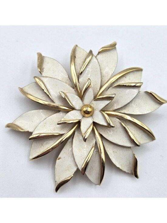 Trifari Jewelry - Signed Trifari White Enamel Flower Pin Brooch Gold Tone 22 grams